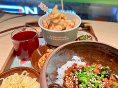 新派卤肉饭-京参 • 擂椒饭(这有山店)