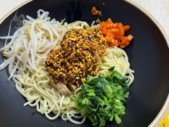 -两勺子一碗口水鸡拌面