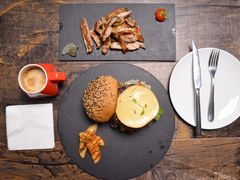 -HIGH FIVE哈福手工汉堡(桂林路店)