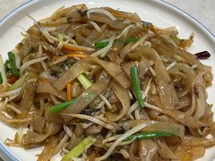老坛酸菜炒河粉-如轩海鲜砂锅粥(国际能源店)