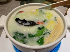 无油鱼汤煮食蔬-大树餐厅(红旗街万达店)