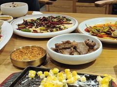 -青瓦餐厅·生鱼片·韩园烤肉(西塔店)