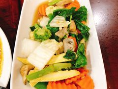 -Dang restaurant (patong phuket)