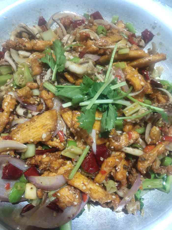 盐都干锅王-"今日份的午餐最近都比较放任自己,因为在.