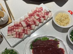 -墨居上隐·院子里火锅(峨眉店)