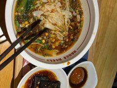 招牌红烧牛肉米粉-呷佬·长沙手工米粉(金沙江路店)