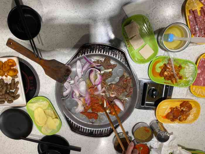 酷客烤肉-"环境不是很好,油烟很大,整个人被烟熏着很.