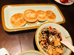 豆沙金丝饼-江边城外烤全鱼(方庄店)