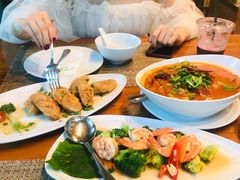 -Chom Cafe and Restaurant