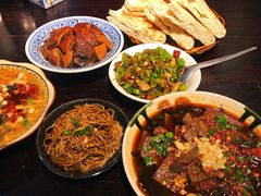 -蓝田九大碗民俗食府(蓝田店)