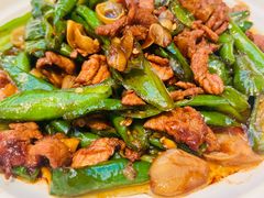 -阿瓦山寨·湘菜现炒·剁椒鱼头王(咸阳总店)