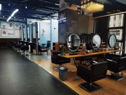 -FRIDAY星期五专业美发沙龙