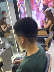 -藤野造型烫发染发