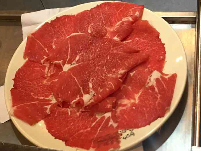 鲁西肥牛(西城天街店)-"环境和服务不错,就是菜品份量有点少.