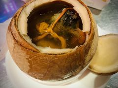 泰式椰皇炖乌鸡汤-陈鹏鹏潮汕菜(宝安机场T3航站楼店)
