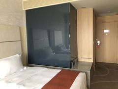 -上海虹桥西郊假日酒店