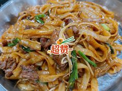 干炒牛河-牛一煲美食(江高店)