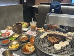 -草家酱蟹炭火烤肉店(珲春南路二店)