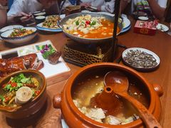 -老滇山寨•云南特色菜•地方菜•民族风情歌舞表演(金碧店)