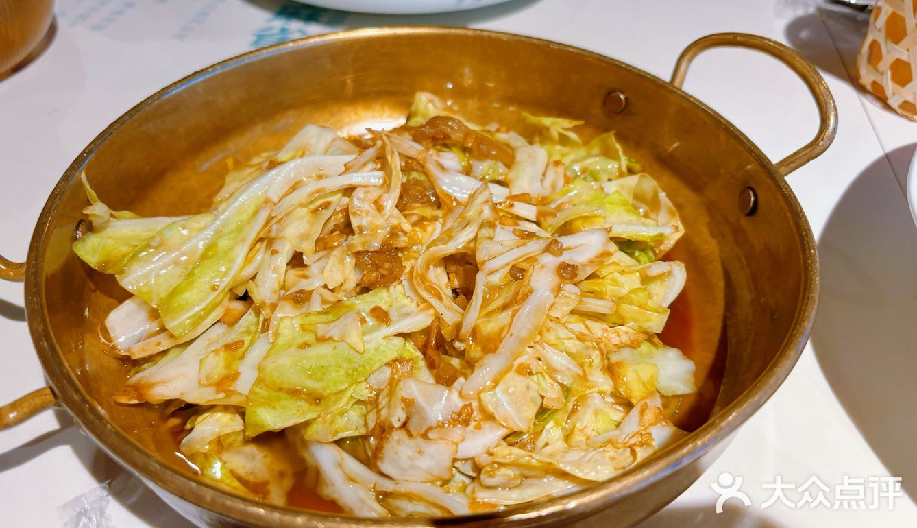 真的是又好吃又下饭还便宜。「手撕包菜」简直了