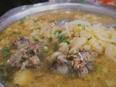 骨架炖酸菜-东北菜铁锅炖(义乌街店)