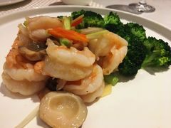油泡翡翠鲜虾球-喜粤8号(四海唐人街店)