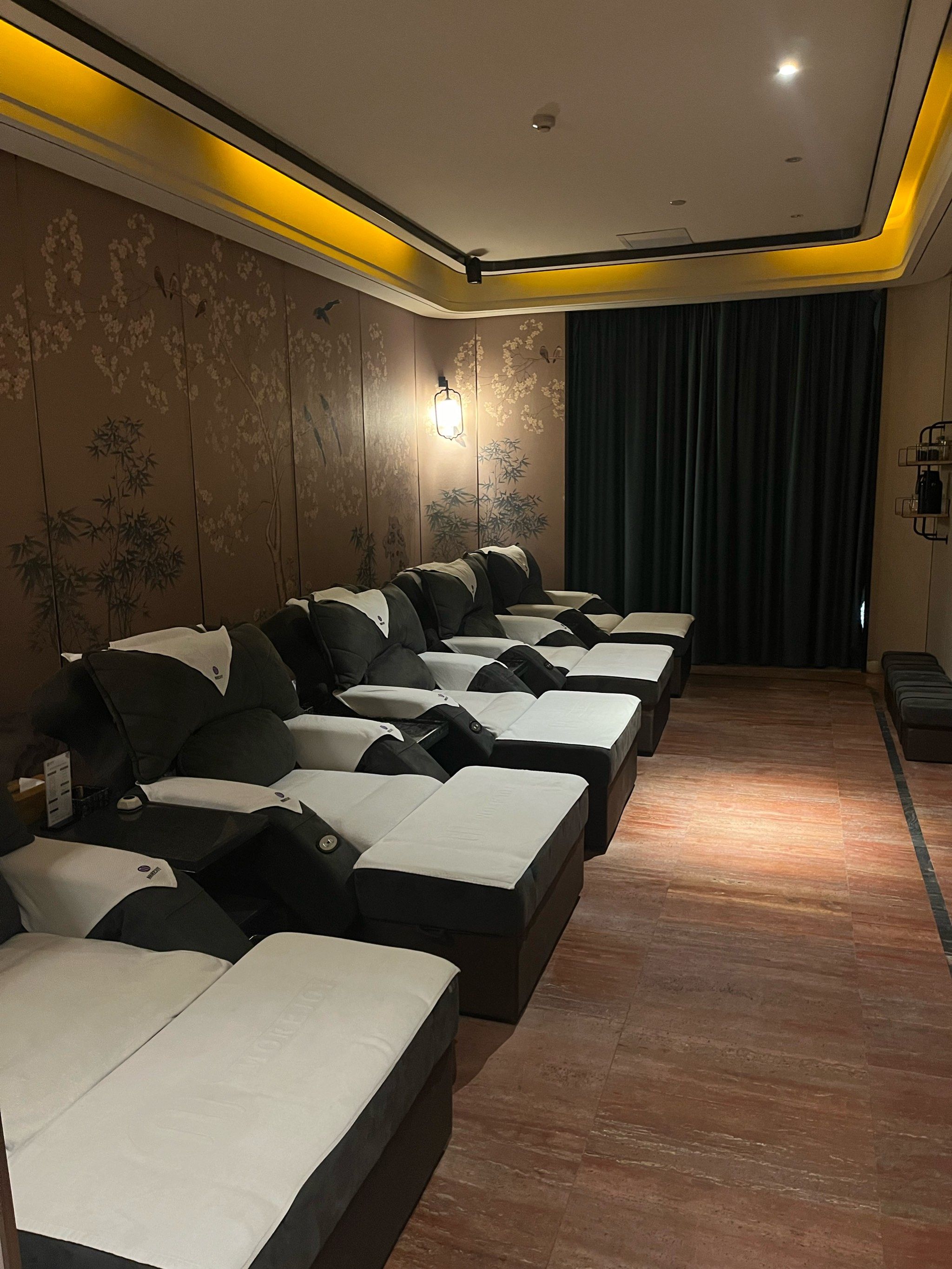 这家足浴店必须安利给你们!一进店,温馨雅