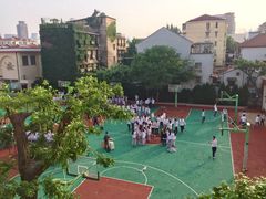 -上海市位育初级中学