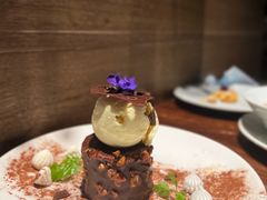 核桃布朗尼配新西兰TipTop焦糖味雪糕-Bistro 63 创意融合料理(广粤天地店)