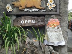 -Warung Babi Guling Ibu Oka 3