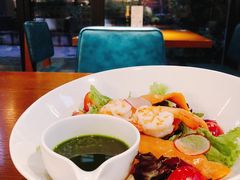 三文鱼大虾色拉-弗兰克牛排西餐厅Ribone steak house(柠檬花园店)