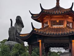 -巴陵广场