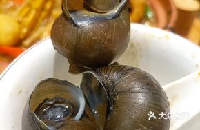 Grilled Large Snail with Rice Straw
