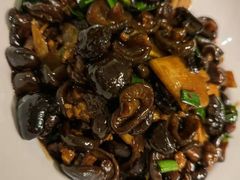 酱炒树菇-梅龙镇酒家(南京西路总店)