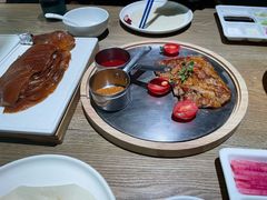 炭烧猪颈肉-小大董·烤鸭(凤凰汇店)