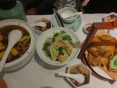 -江城小馆陕南妈妈菜·全球旅行餐厅(钟楼店)