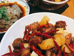 -隔壁老王·家常云南菜(花巷店)