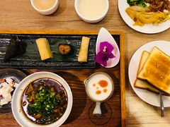 -乐领拈花溪·林涧食韵