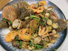 -一口猪海鲜浑锅·东北家常菜