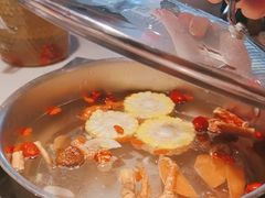 -尚尚仙·酸汤猪手·猪肚鸡火锅(华联万柳购物中心店)