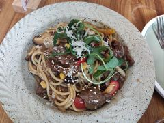 -Dragon Pizza•圆脸龙披萨·牛排餐厅