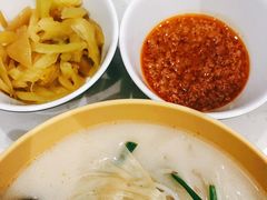 -谭仔米线(皇庭广场店)