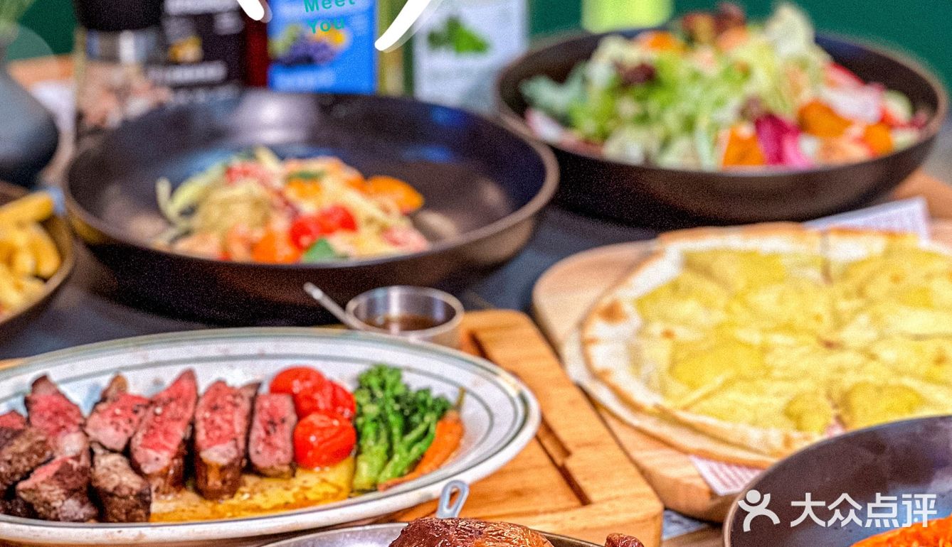 四楼这家设计感满满的西餐厅也太扎眼了