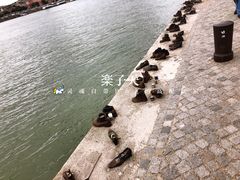 -多瑙河畔鞋履雕塑