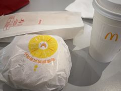 -麦当劳(上海虹桥站30B检票口楼上)