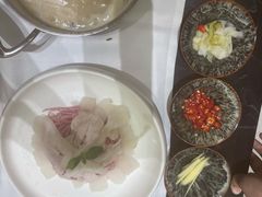 -红鼎豆捞·非遗鲍皇汤火锅(宝丰路店)