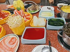 -四囍码头海鲜烧烤自助火锅(外滩南京东路悦荟广场店)