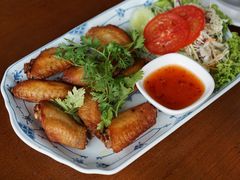 炸鸡翅-Chom Cafe and Restaurant