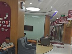 -雅悦齿科(顾村公园店)
