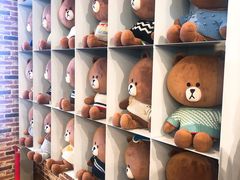 -LINE FRIENDS Garosu-gil Flagship Store
